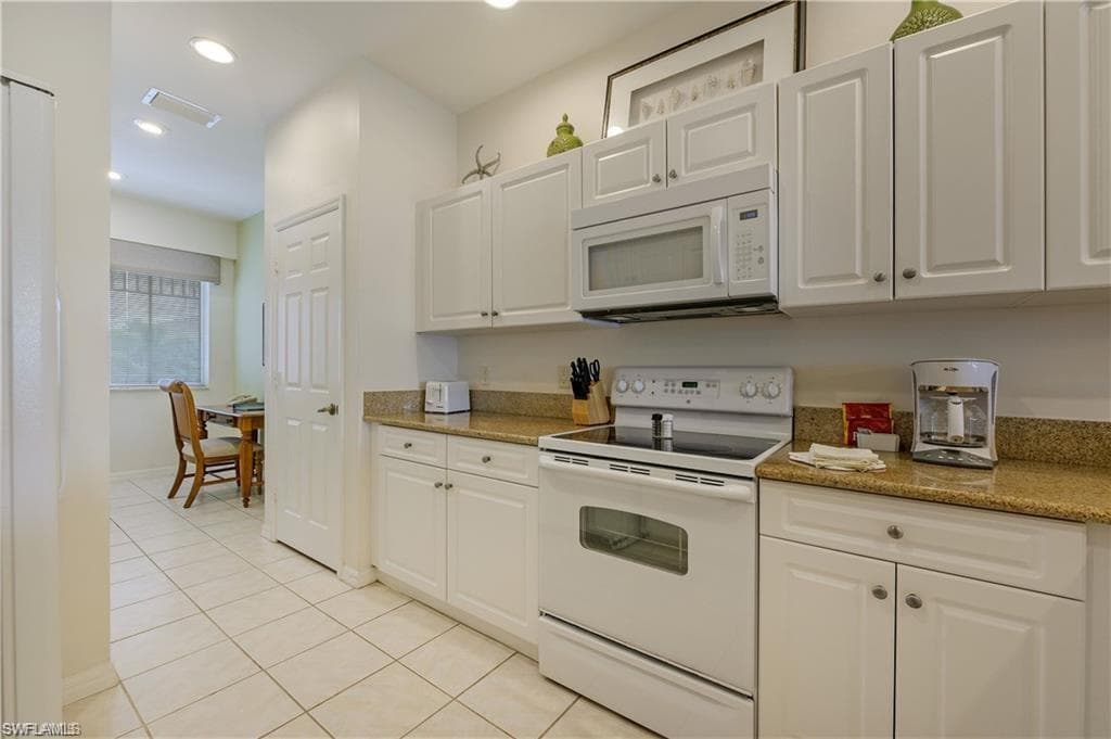 7940 Mahogany Run LN # 623, NAPLES FL 34113-6