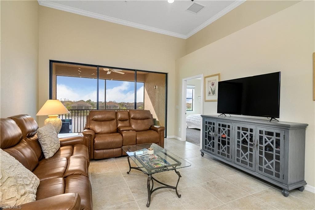 9440 Benvenuto CT # 204, NAPLES FL 34119-22