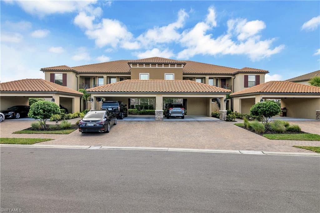 9440 Benvenuto CT # 204, NAPLES FL 34119-11