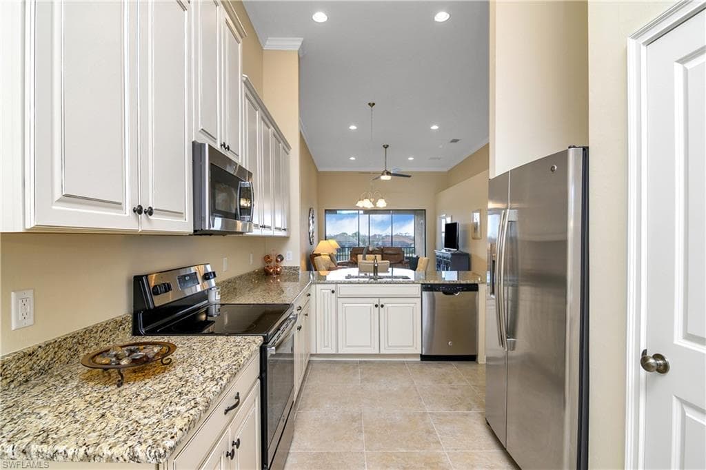 9440 Benvenuto CT # 204, NAPLES FL 34119-25