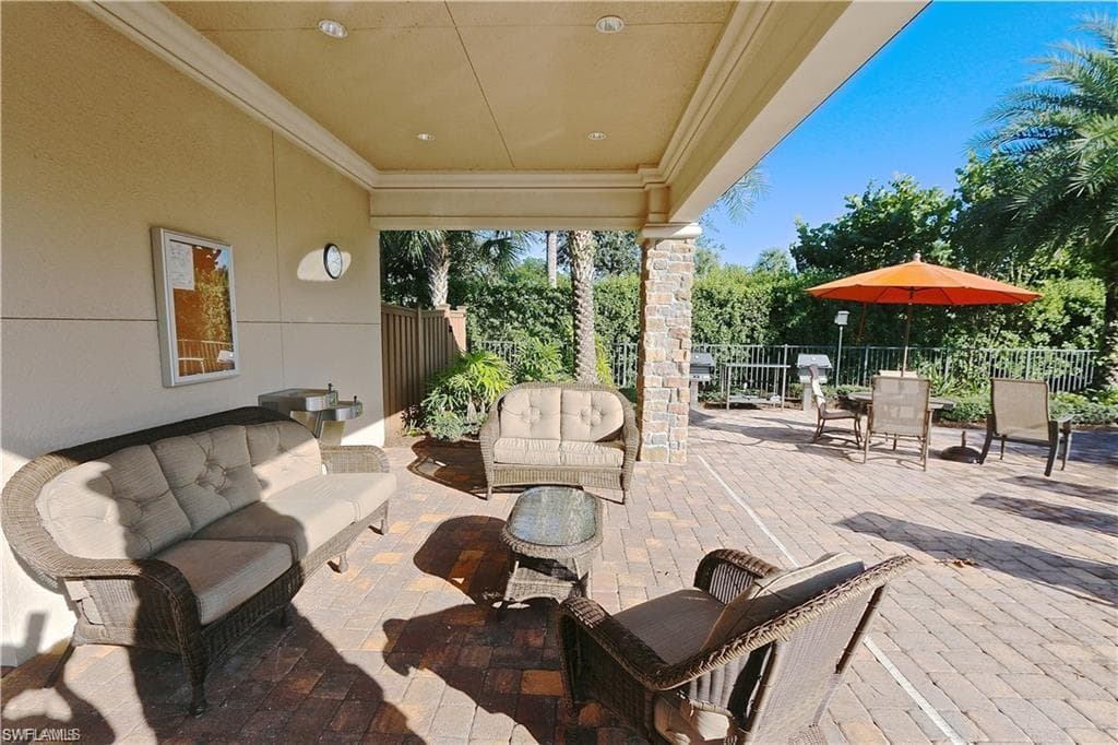 9440 Benvenuto CT # 204, NAPLES FL 34119-4