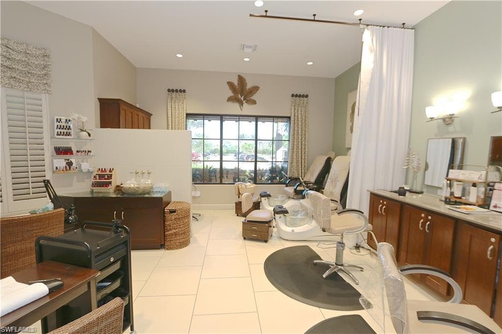 9440 Benvenuto CT # 204, NAPLES FL 34119-3