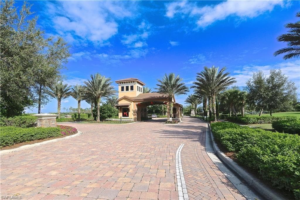 9440 Benvenuto CT # 204, NAPLES FL 34119-20