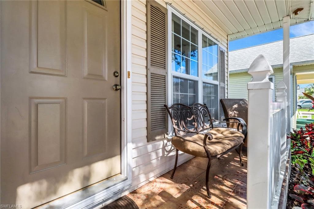 398 Leawood CIR, NAPLES FL 34104-1