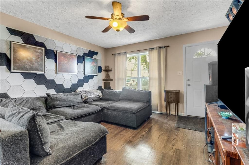 398 Leawood CIR, NAPLES FL 34104-2