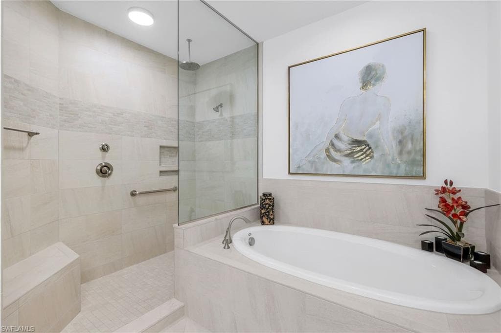 16452 Carrara WAY # 301, NAPLES FL 34110-20