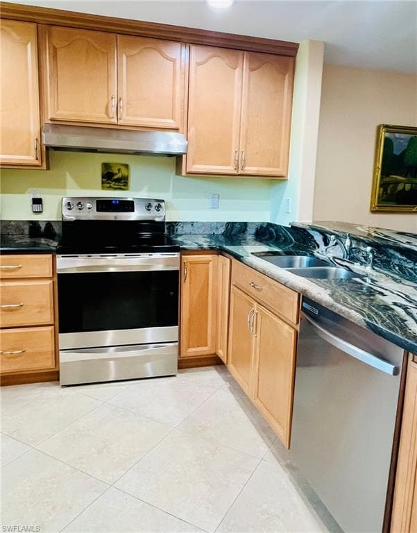 5595 RATTLESNAKE HAMMOCK RD # 19, NAPLES FL 34113-7