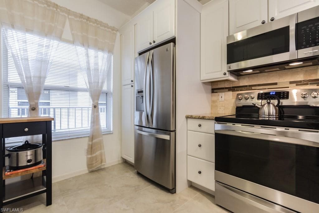 1044 Woodshire LN B210-2