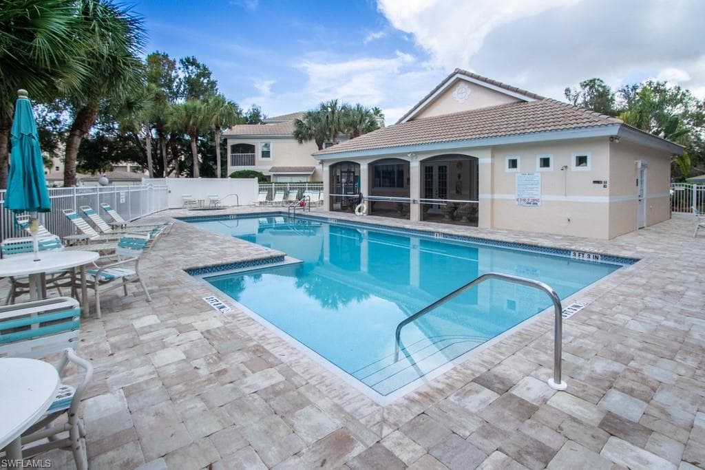 1044 Woodshire LN B210-20