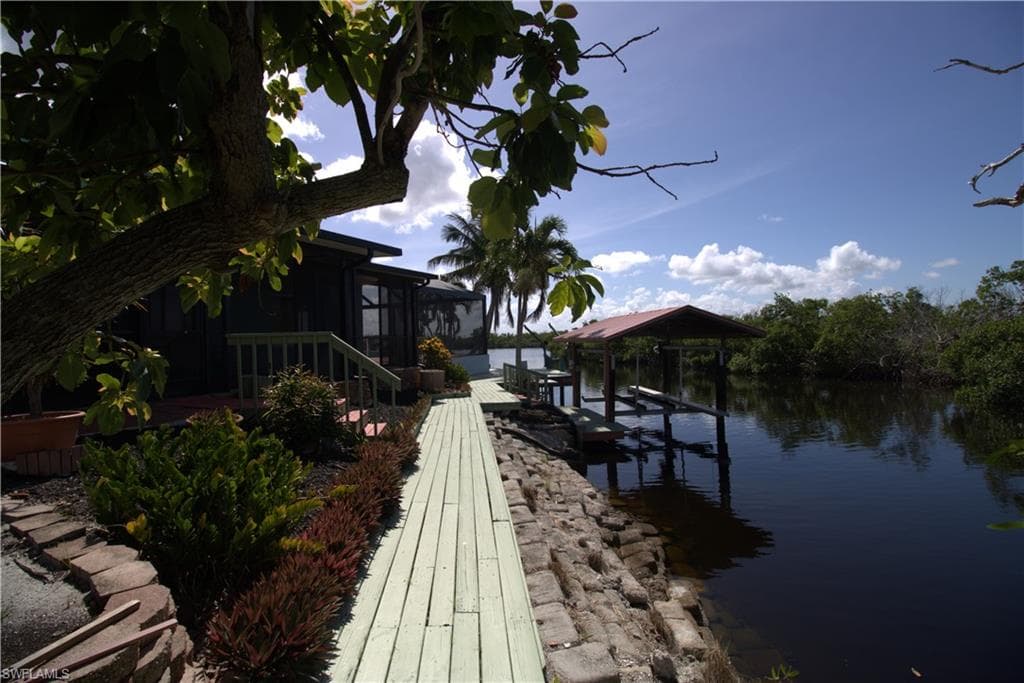 5043 Genesee PKWY, BOKEELIA FL 33922-5