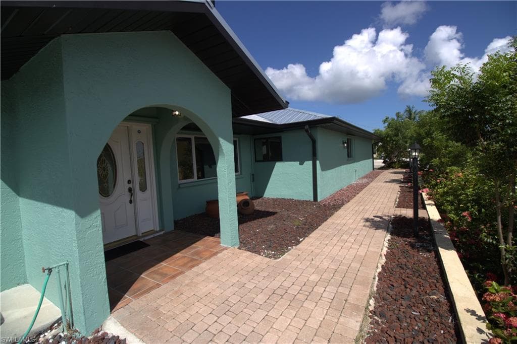 5043 Genesee PKWY, BOKEELIA FL 33922-11