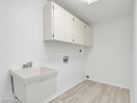 124 Sharwood DR, NAPLES FL 34110-15