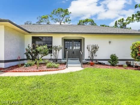 124 Sharwood DR, NAPLES FL 34110-2