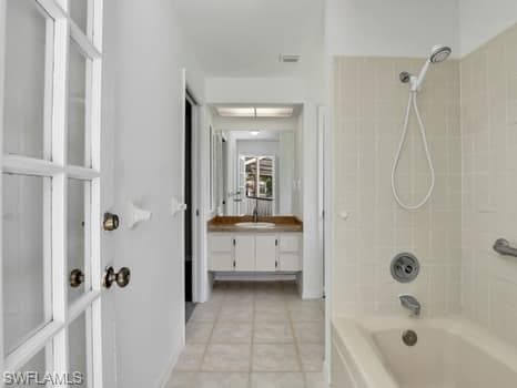 124 Sharwood DR, NAPLES FL 34110-18