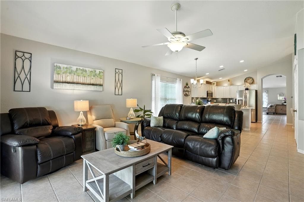 9740 Gladiolus Bulb LOOP, FORT MYERS FL 33908-9