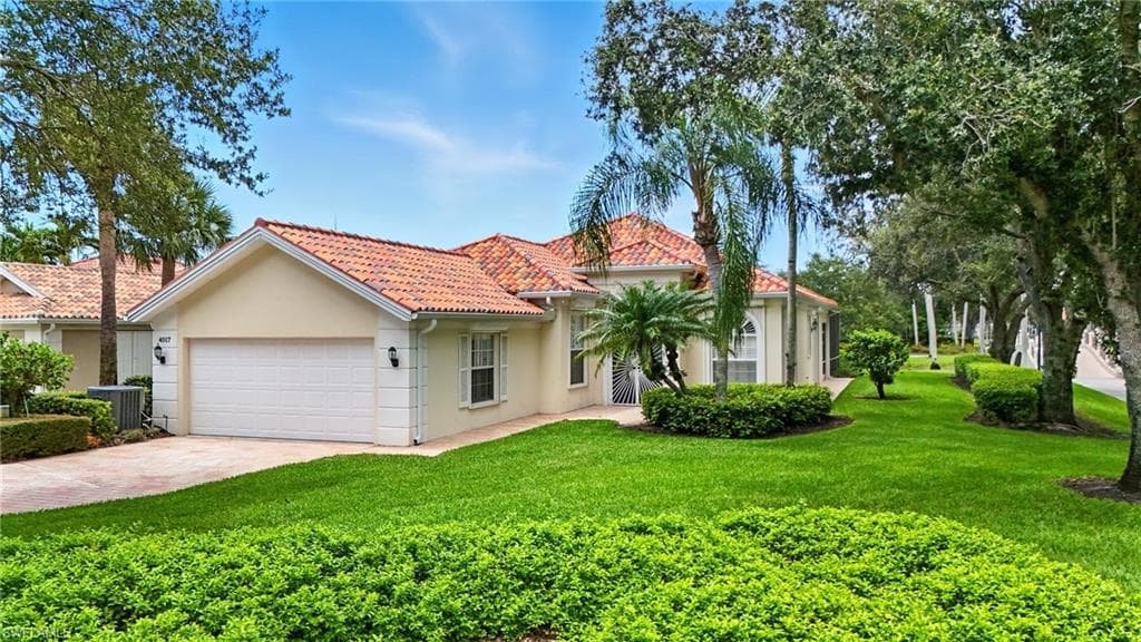 4017 Isla Ciudad CT, NAPLES FL 34109-1