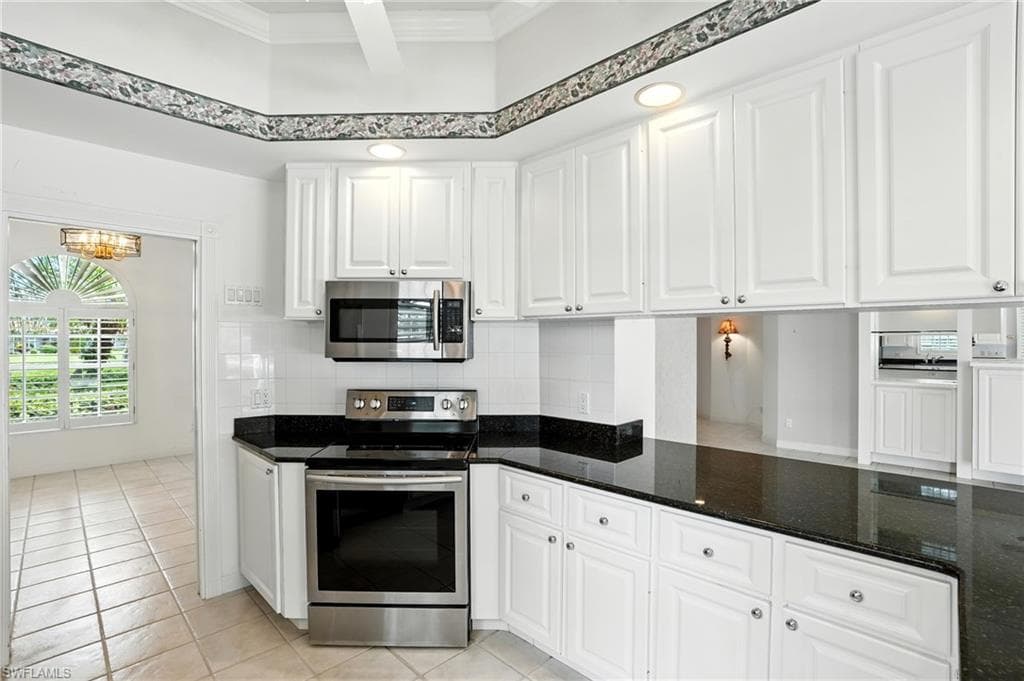 4017 Isla Ciudad CT, NAPLES FL 34109-6