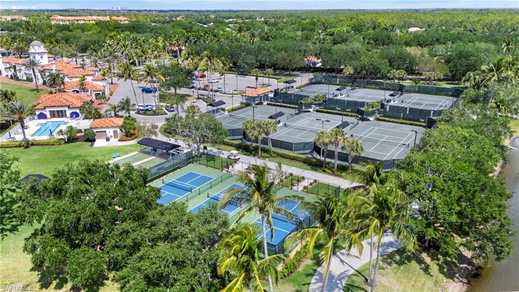 4017 Isla Ciudad CT, NAPLES FL 34109-28