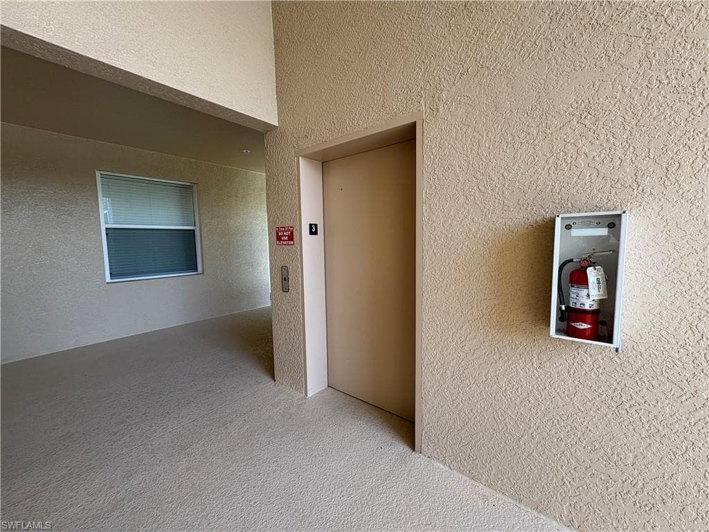 2720 Cypress Trace CIR # 2933, NAPLES FL 34119-26