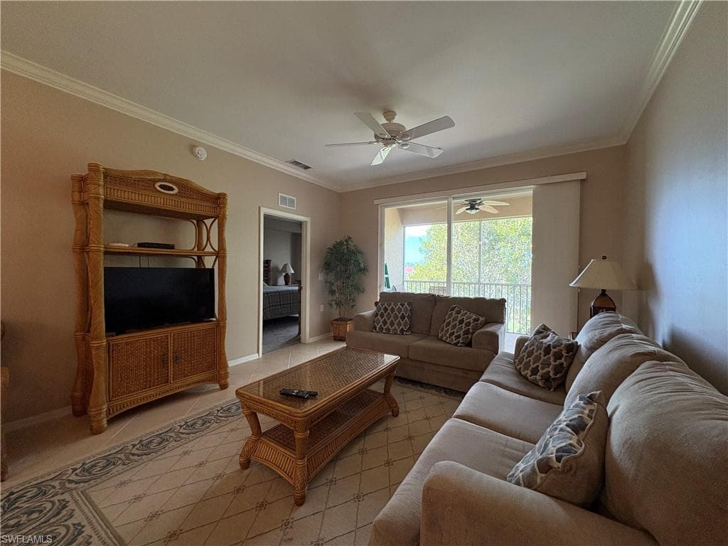 2720 Cypress Trace CIR # 2933, NAPLES FL 34119-3