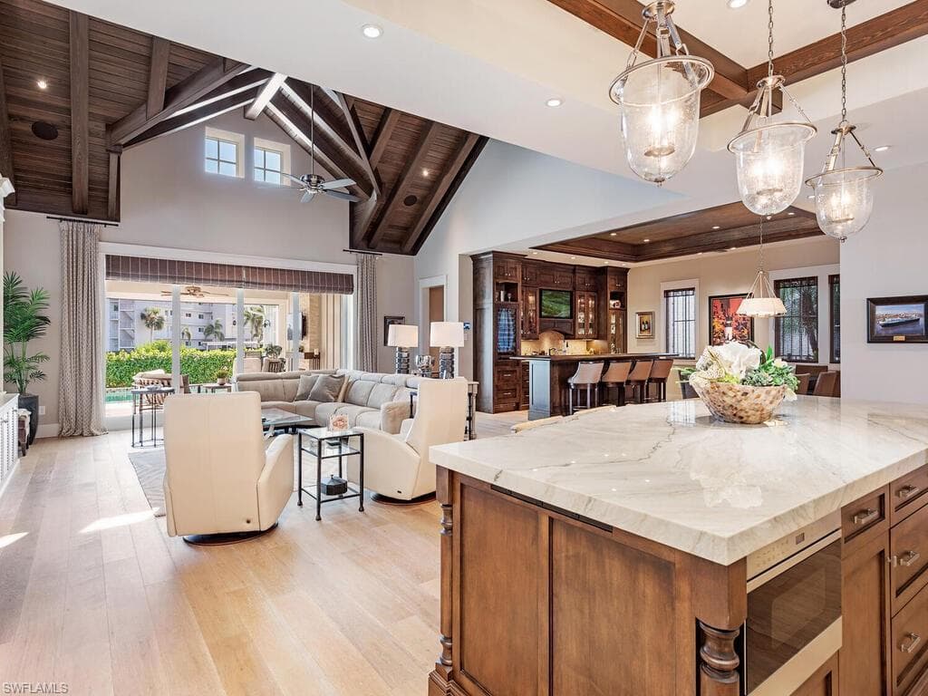 1482 2nd AVE S, NAPLES FL 34102-1