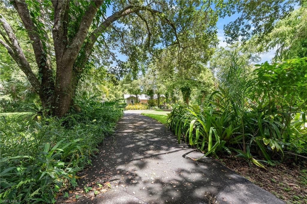 5247 Cherry Wood DR, NAPLES FL 34119-5