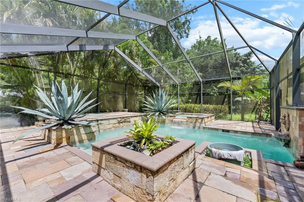 5247 Cherry Wood DR, NAPLES FL 34119-16