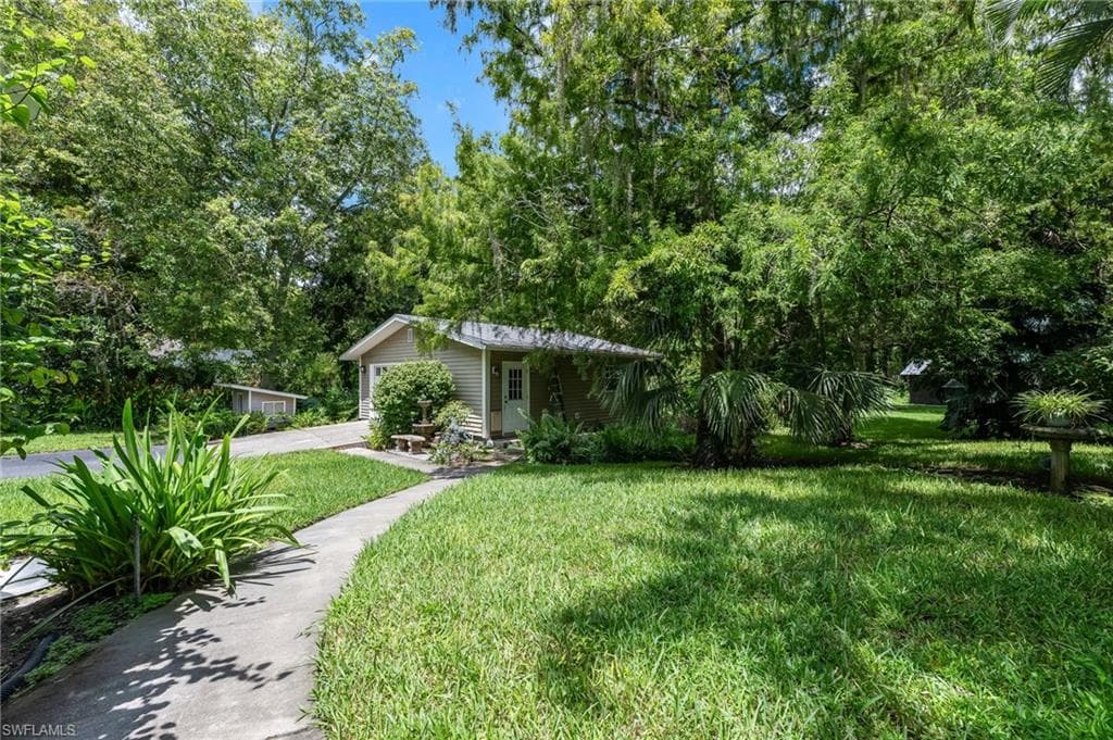 5247 Cherry Wood DR, NAPLES FL 34119-10