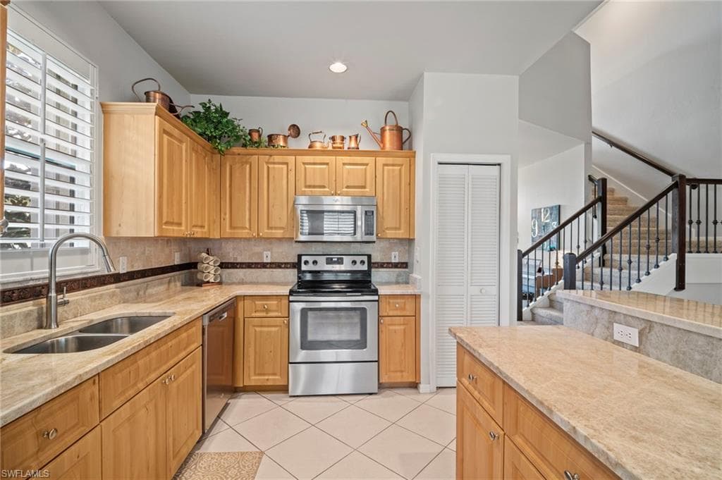 12917 Dresden CT, FORT MYERS FL 33912-20