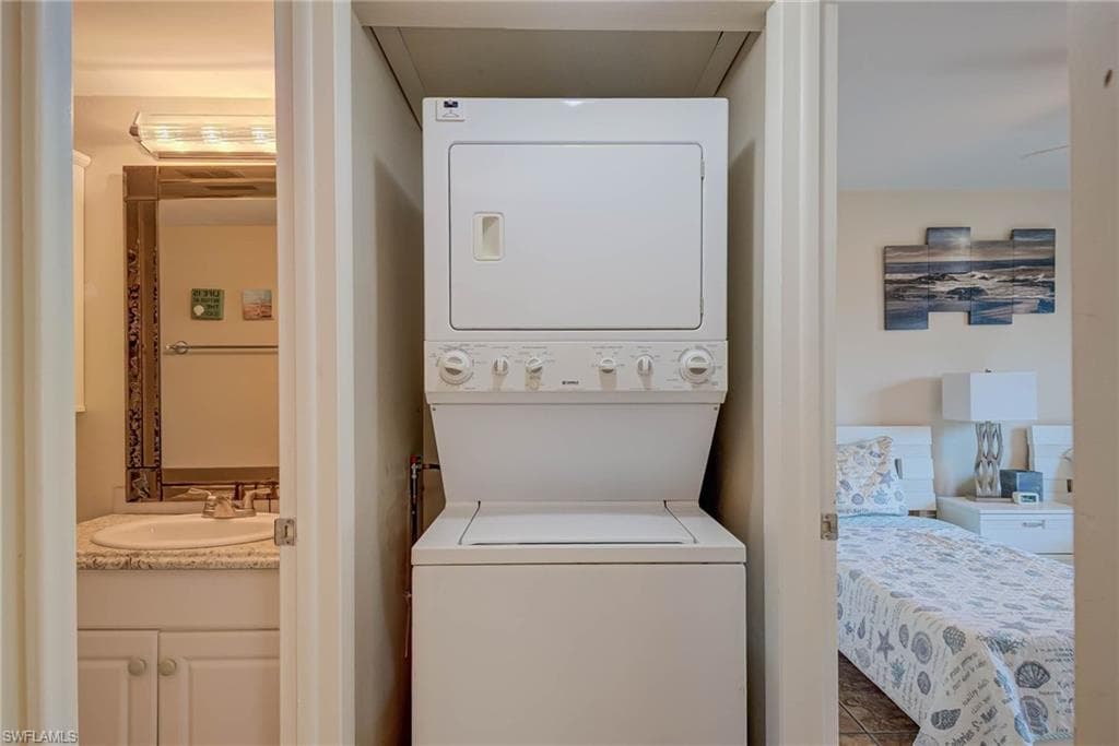 5445 Peppertree DR # 9, FORT MYERS FL 33908-19