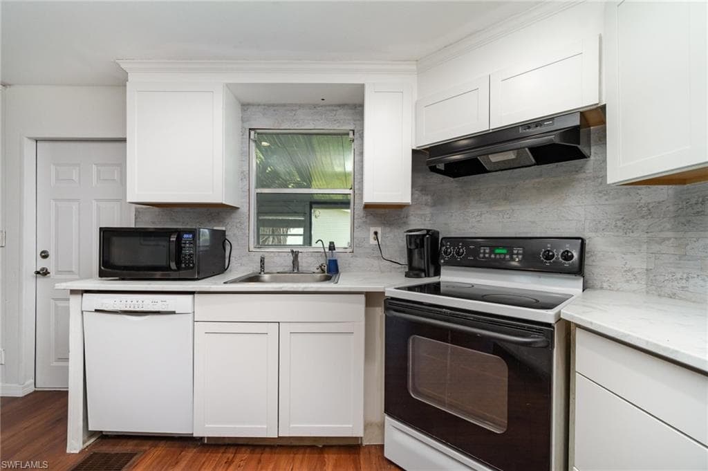 20234 Sherrill LN, ESTERO FL 33928-8