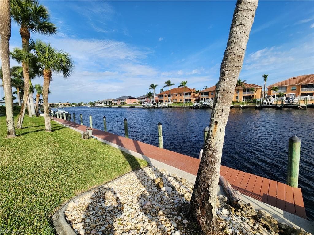 4515 Country Club BLVD # 204, CAPE CORAL FL 33904-43