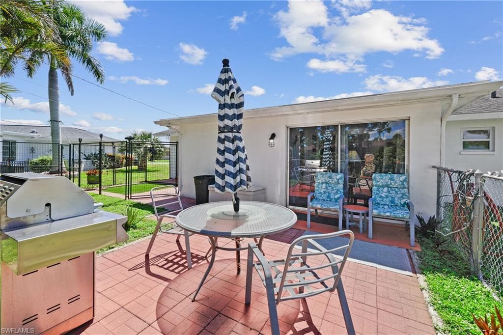4517 Vinsetta AVE, NORTH FORT MYERS FL 33903-26