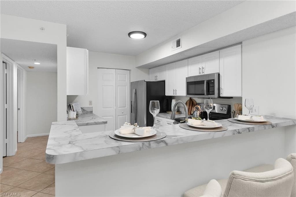 1810 Florida Club CIR # 1111, NAPLES FL 34112-8