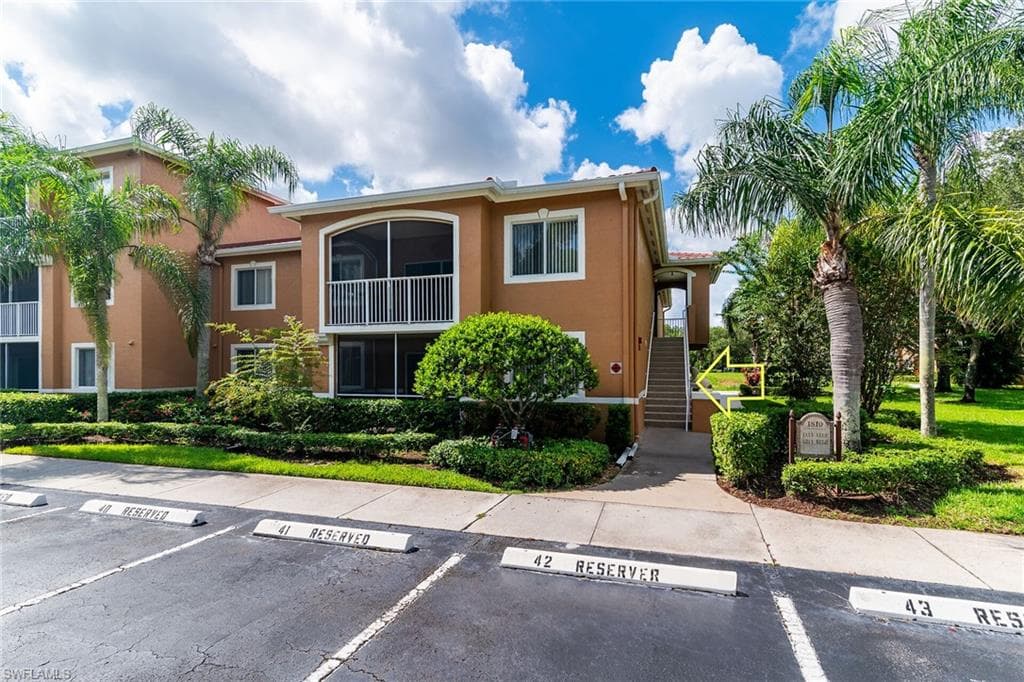 1810 Florida Club CIR # 1111, NAPLES FL 34112-33