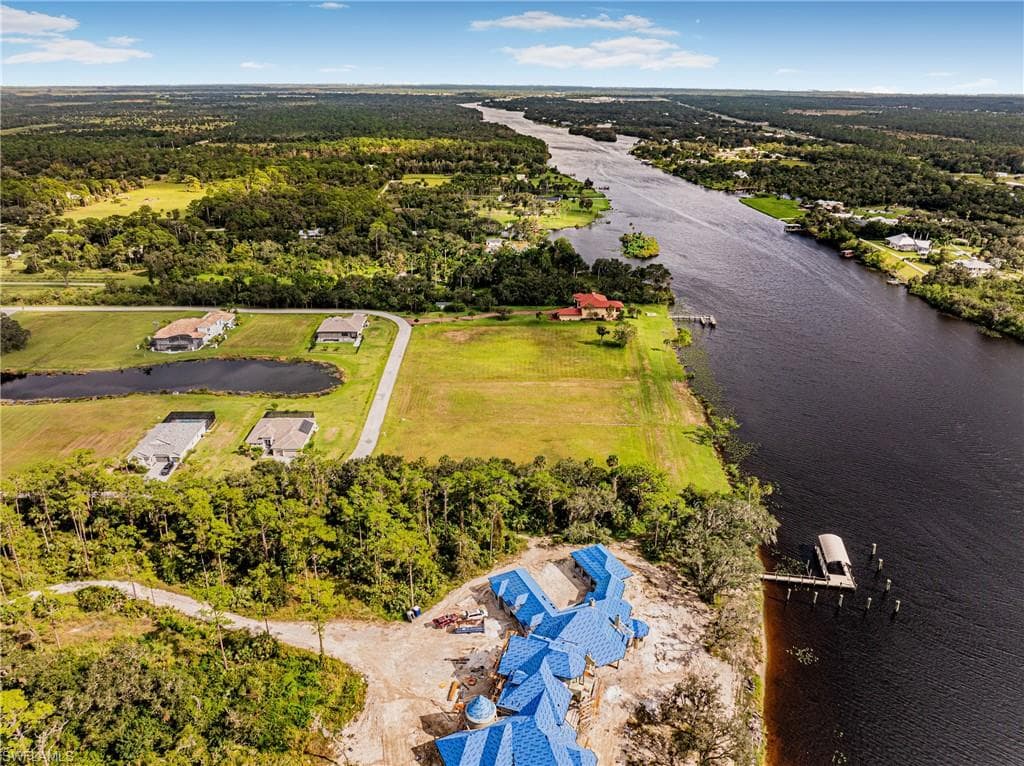 17109 Serengeti CIR, ALVA FL 33920-5