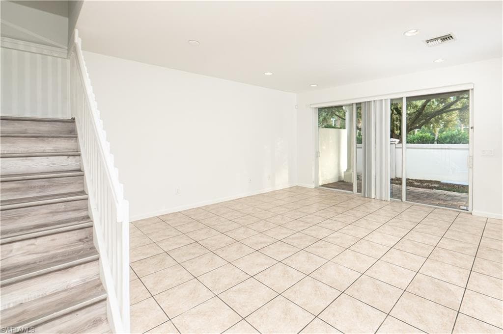 7020 Ambrosia LN # 1106, NAPLES FL 34119-2