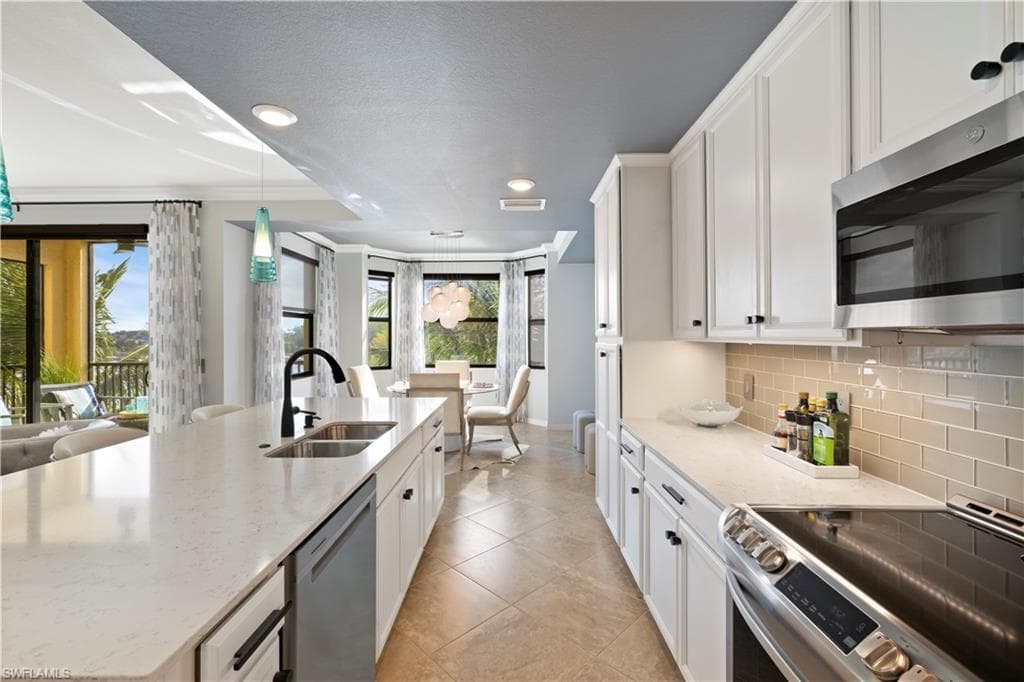 9572 Trevi CT # 5033, NAPLES FL 34113-6