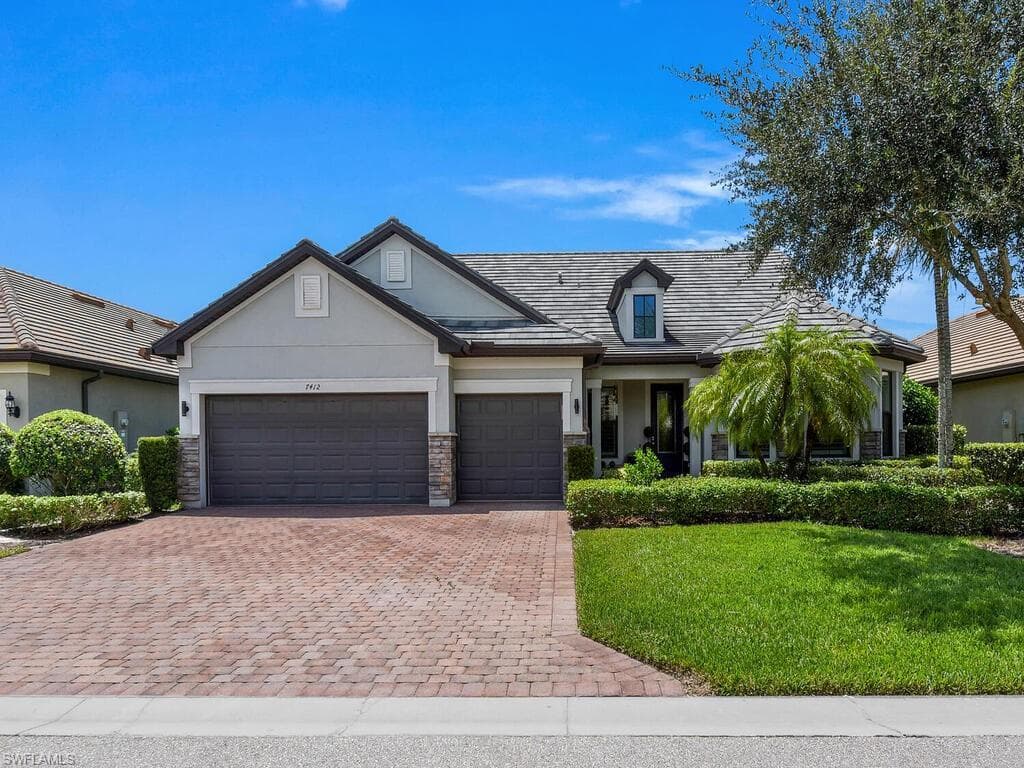 7412 Winding Cypress DR, NAPLES FL 34114-2