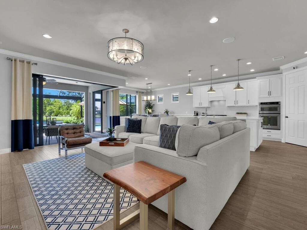 7412 Winding Cypress DR, NAPLES FL 34114-9