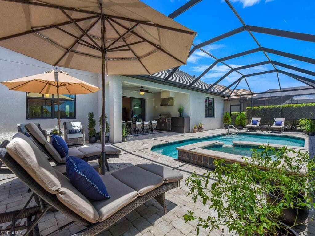 7412 Winding Cypress DR, NAPLES FL 34114-32