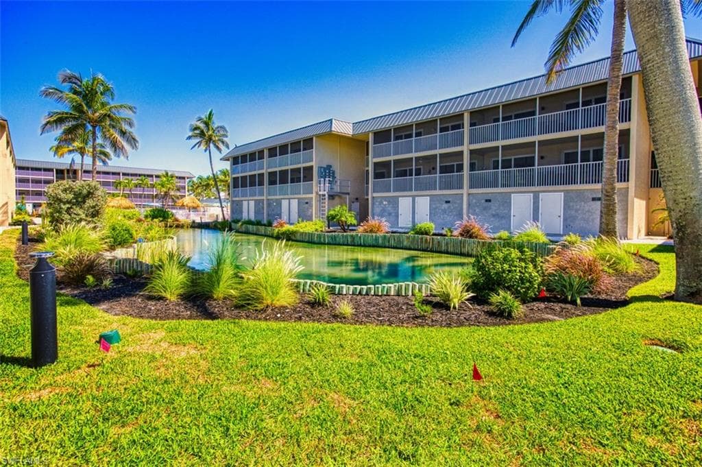 1246 Fulgur ST # 207, SANIBEL FL 33957-35