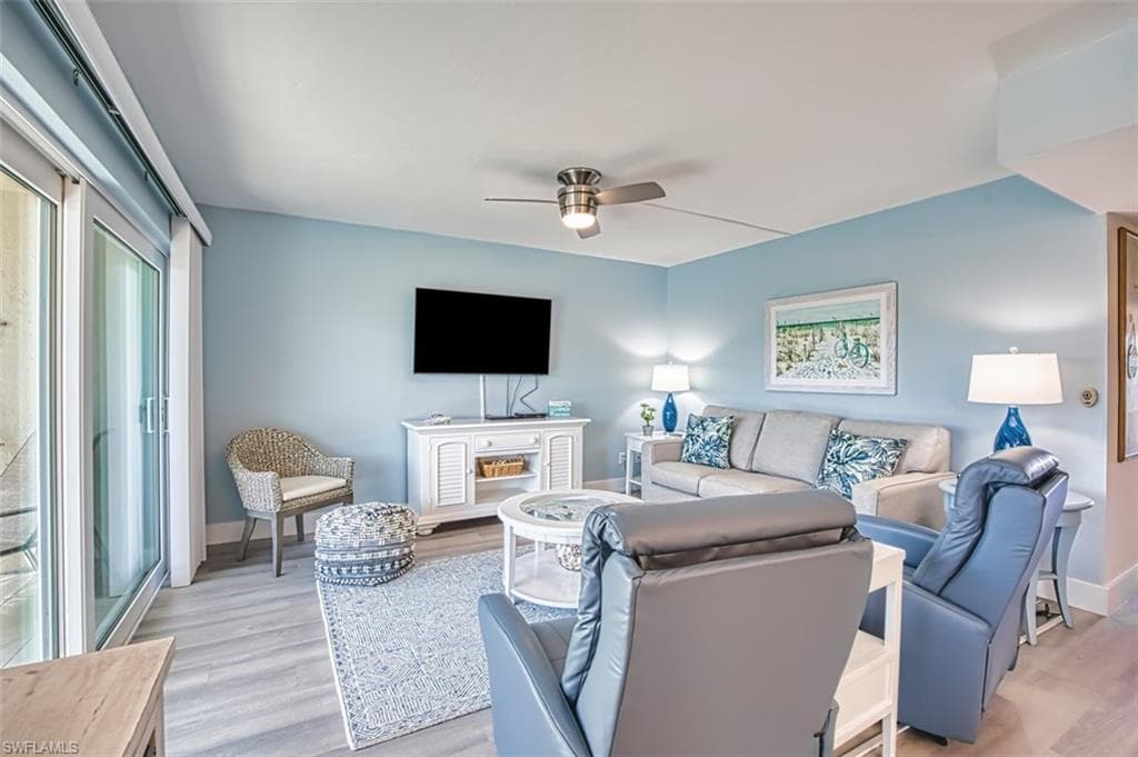 1246 Fulgur ST # 207, SANIBEL FL 33957-14