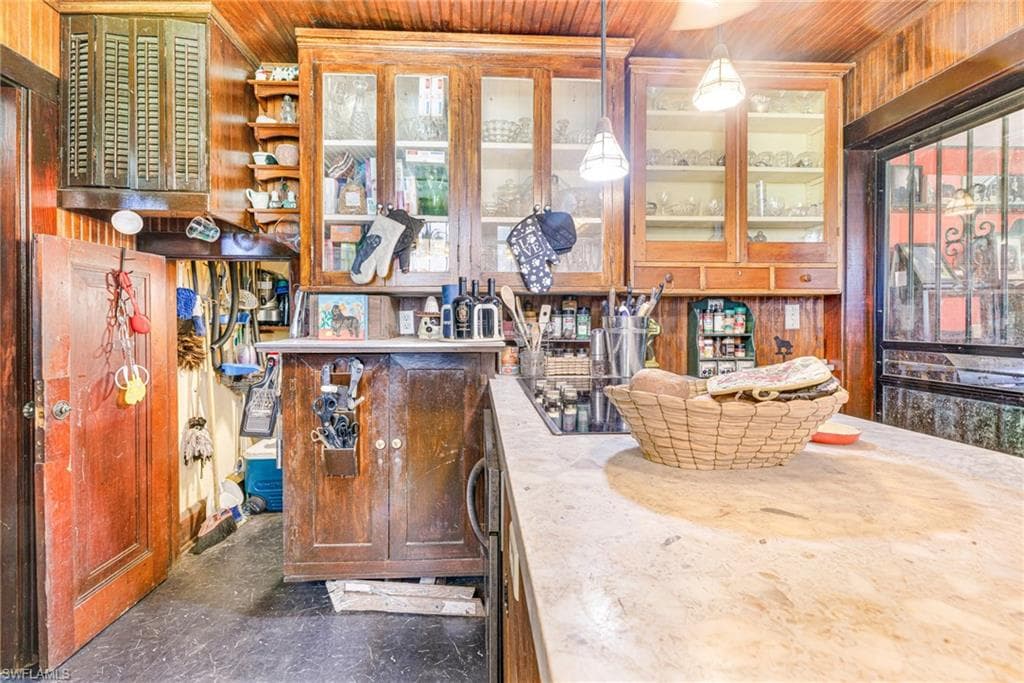 62 Prospect AVE, FORT MYERS FL 33905-13