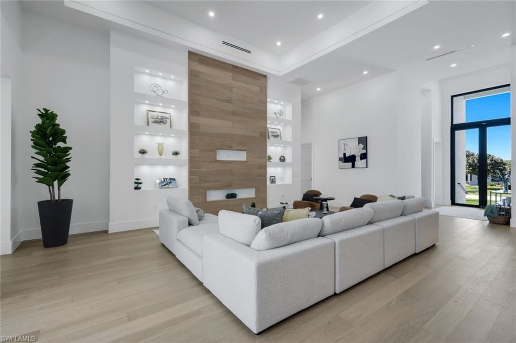 1248 13th AVE N-13