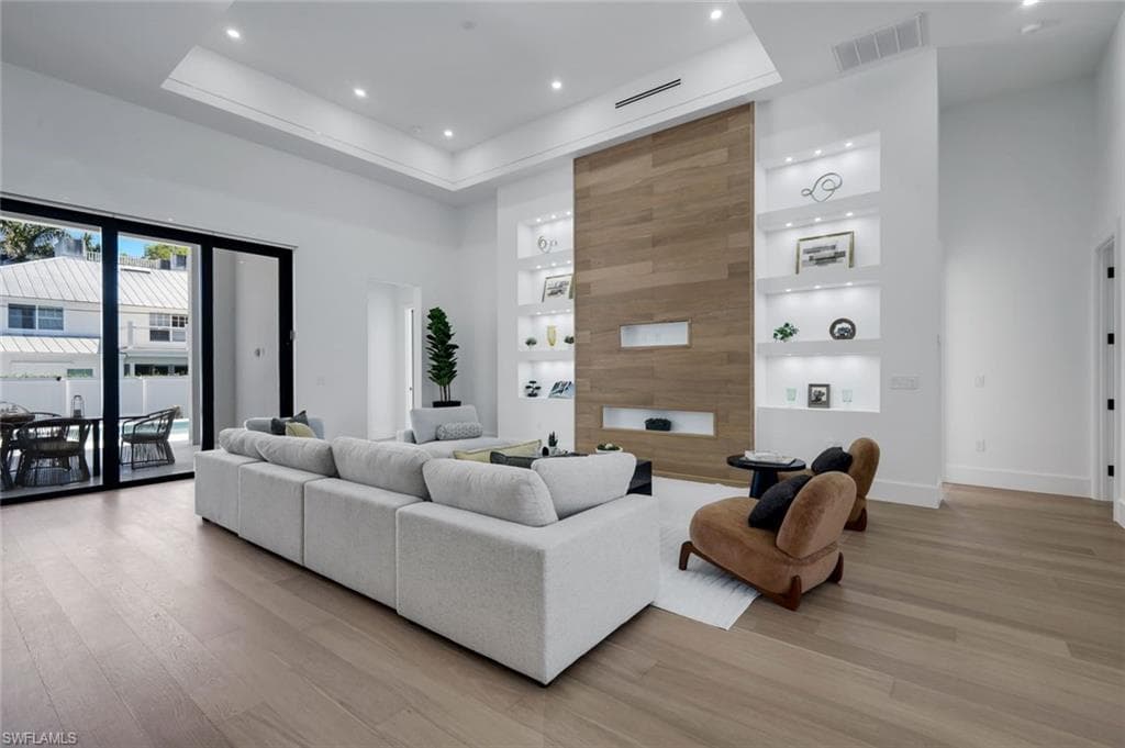 1248 13th AVE N-14