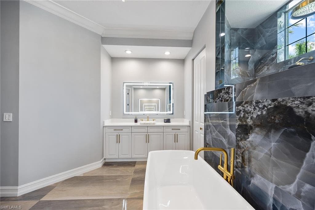 11920 Hedgestone CT, NAPLES FL 34120-19