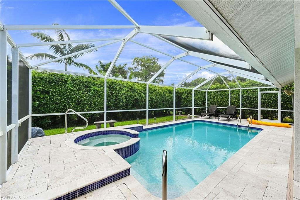 589 Lambton LN, NAPLES FL 34104-19