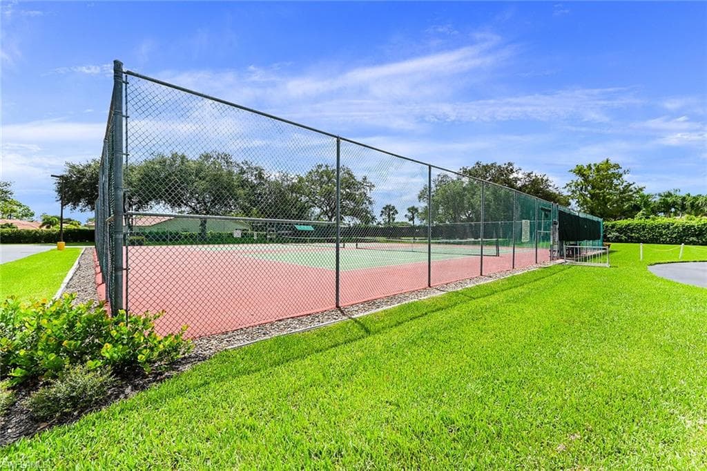 589 Lambton LN, NAPLES FL 34104-23