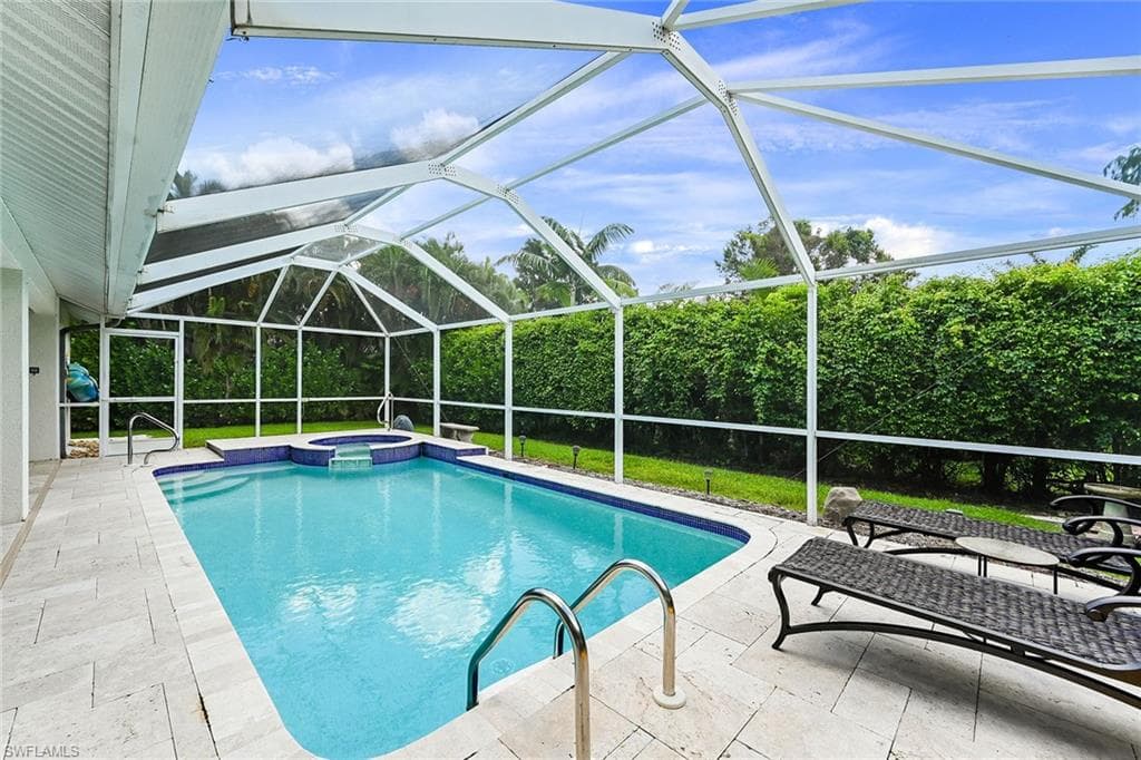 589 Lambton LN, NAPLES FL 34104-20